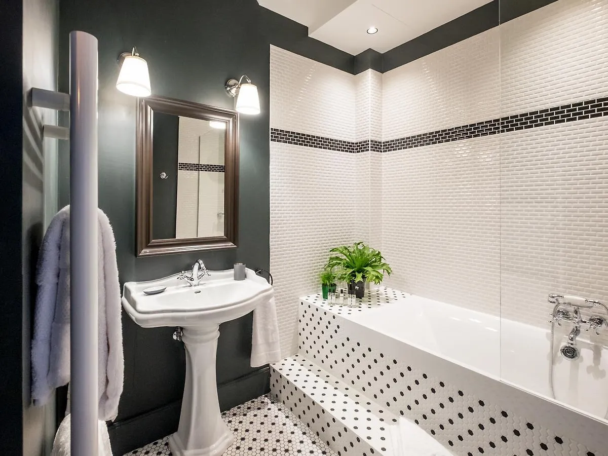 1er Etage Sopi-montmartre Otel 3*