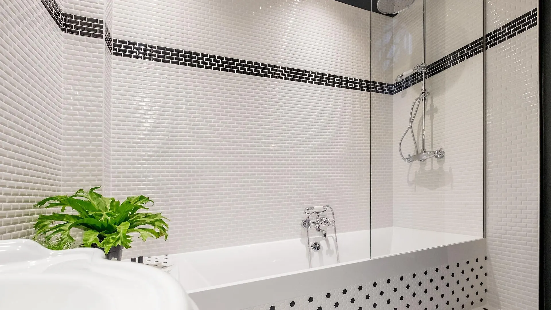 1er Etage Sopi-montmartre 3* Paris