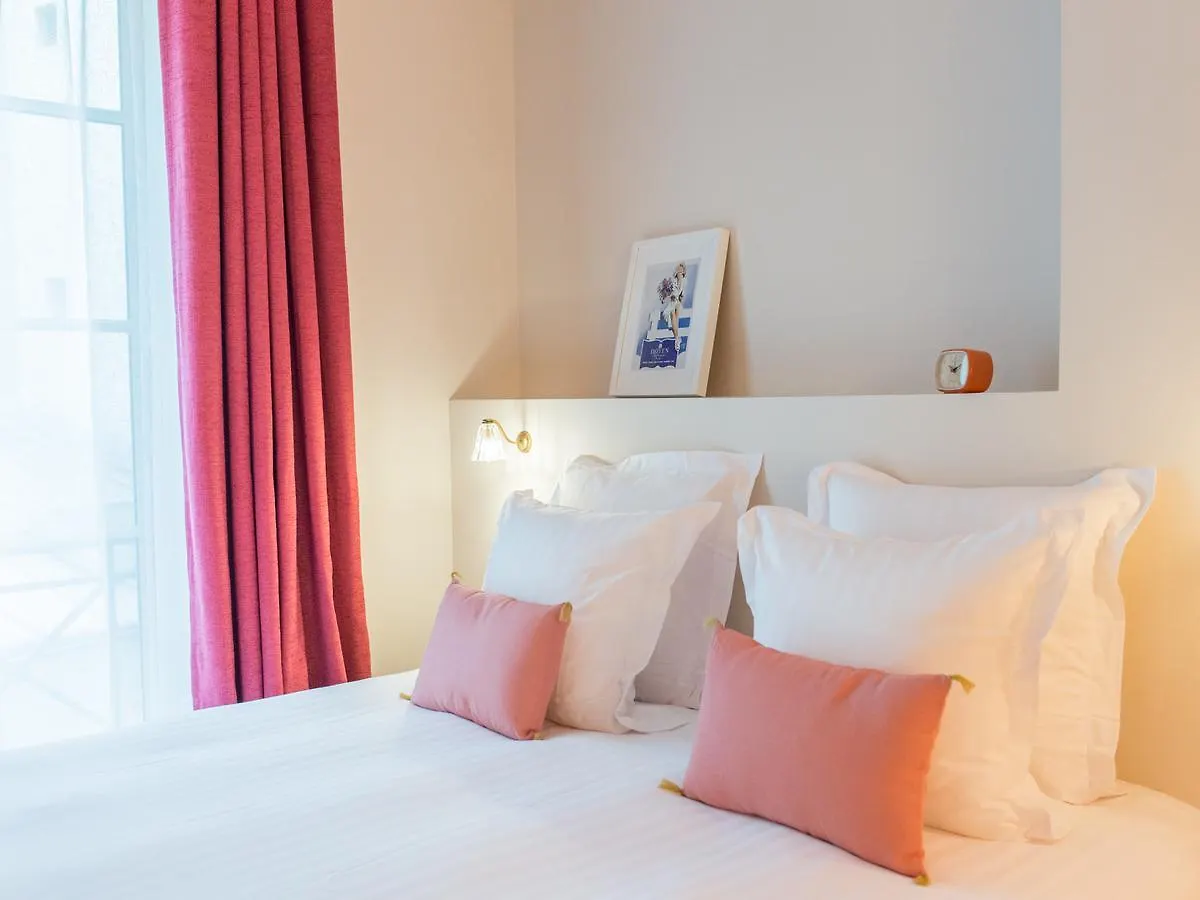 1er Etage Sopi-montmartre 3* Paris
